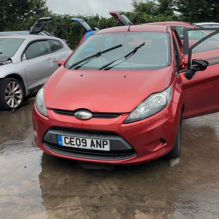 FORD FIESTA STUDIO 60