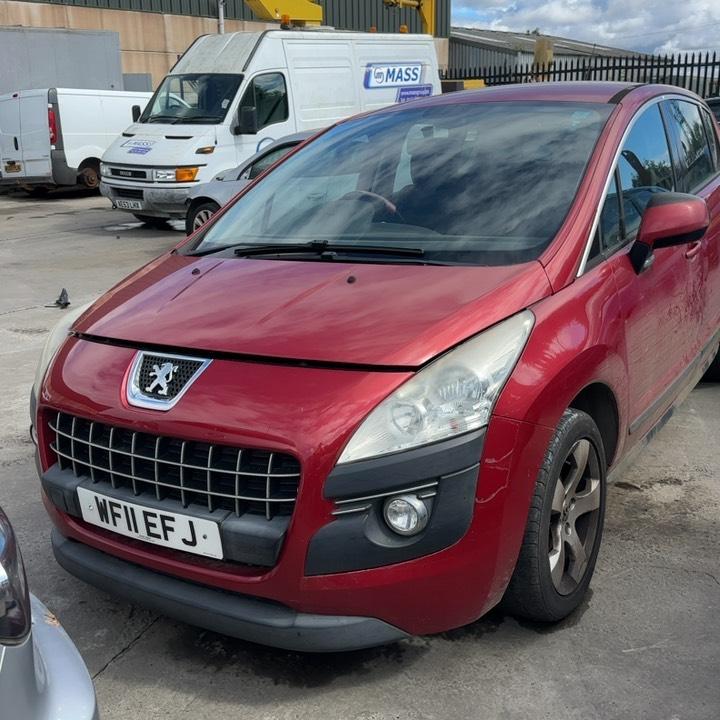 PEUGEOT 3008 SPORT HDI S-A