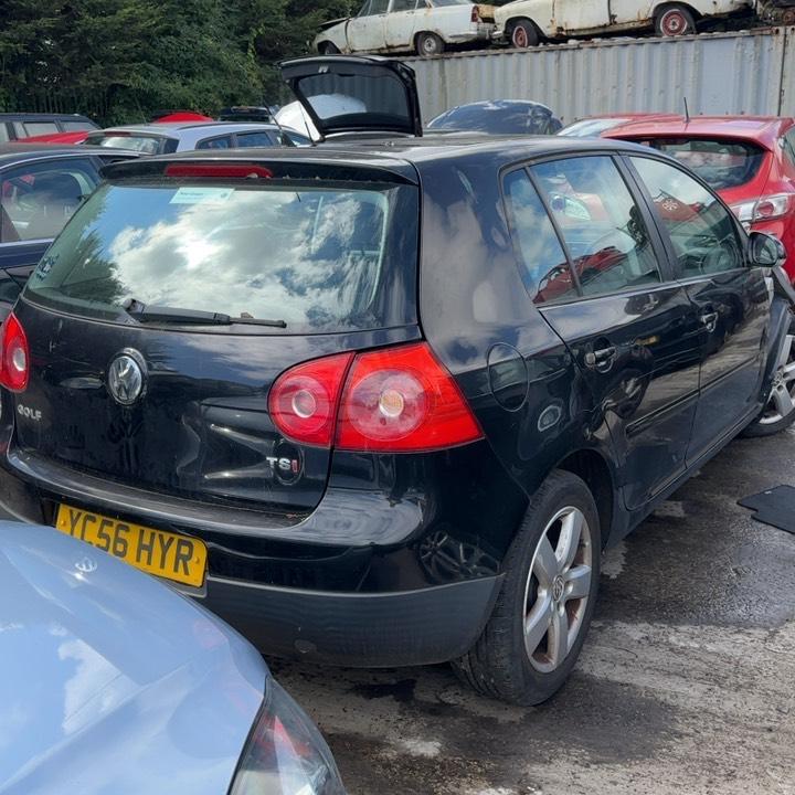 VOLKSWAGEN GOLF SPORT TSI