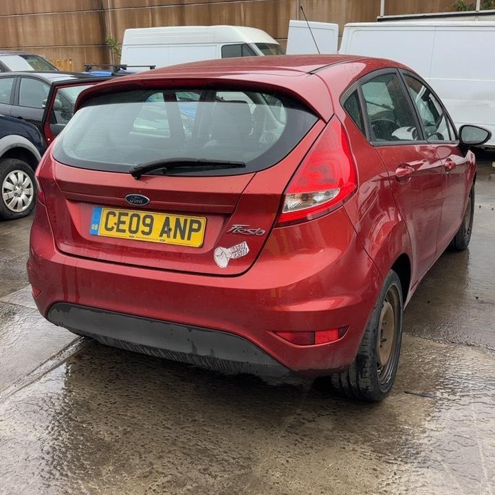 FORD FIESTA STUDIO 60
